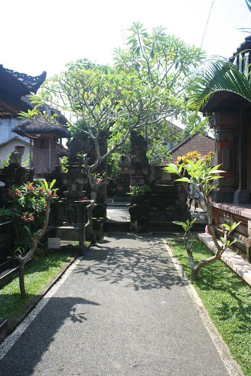 Nugraha Guesthouse 1 Ubud Kültér fotó